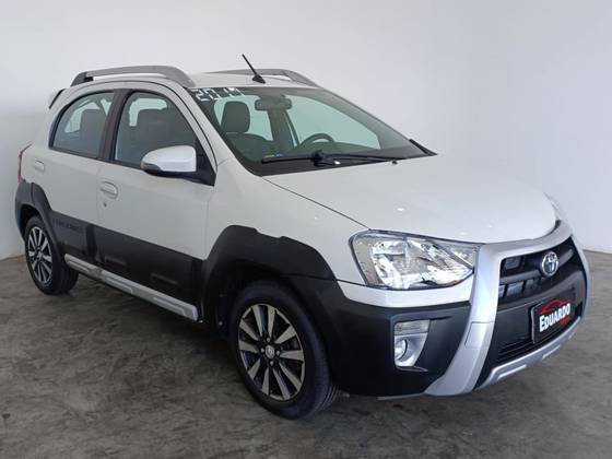 TOYOTA ETIOS CROSS 1.5 16V FLEX 4P MANUAL TOYOTA ETIOS CROSS 1.5 16V FLEX 4P MANUAL